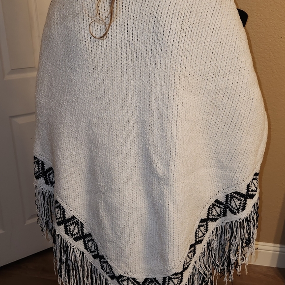 Fringed Knit Chenille Sweater Poncho - White and Black With Tan Detail. Western - Picture 3 of 5